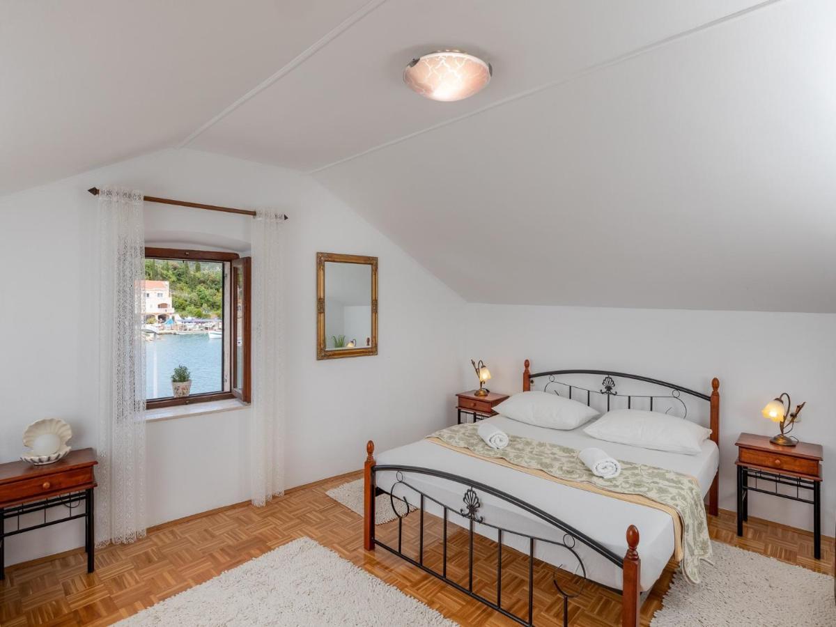 Holiday Home By The Sea - Nina & Kate Ston Exteriör bild
